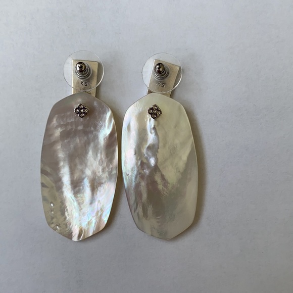 Kendra Scott Aragon silver drop earrings in ivory - Picture 3 of 9